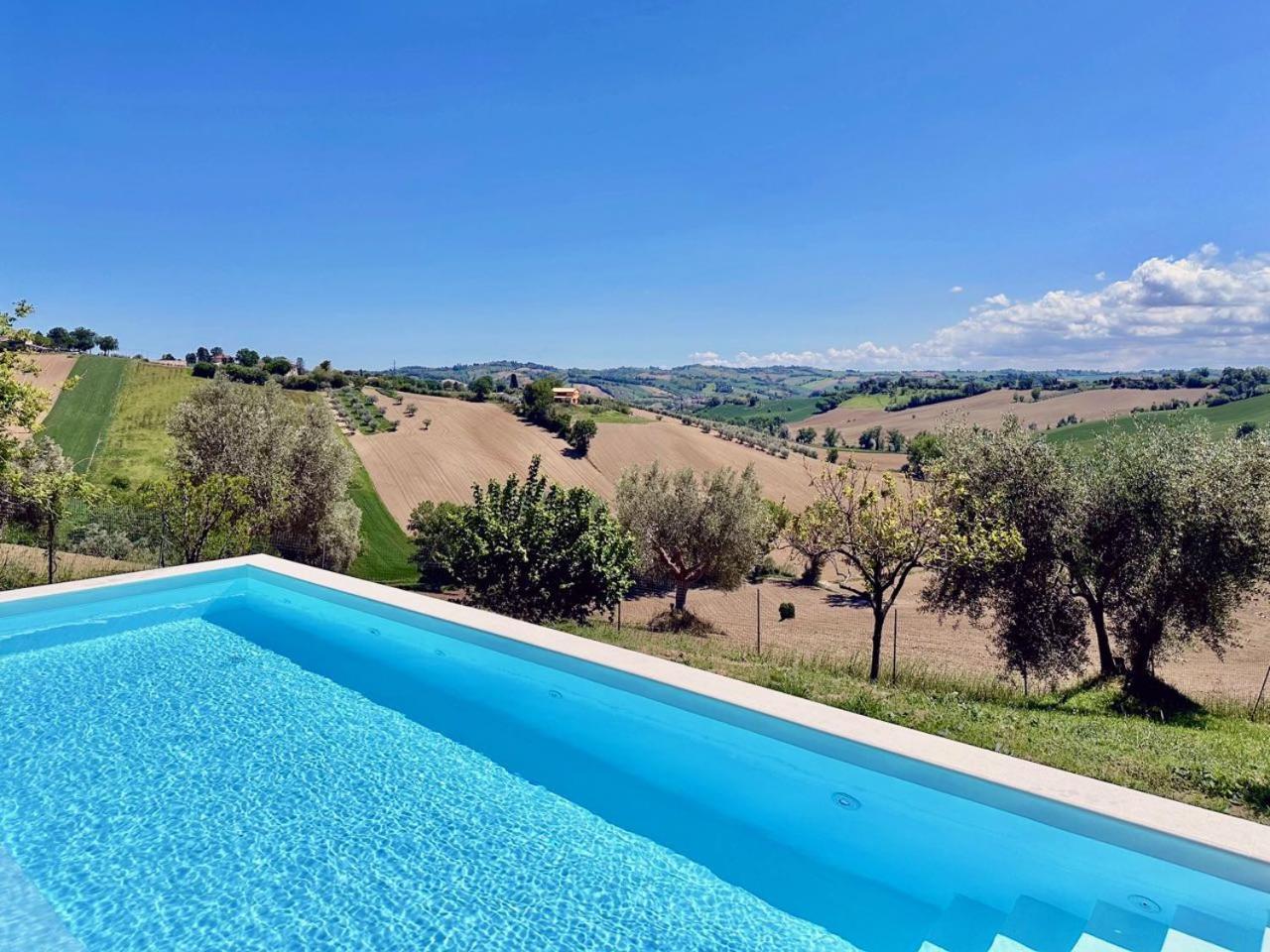 Room In Holiday House - Il Girasole Room On The Hills Of Senigallia, A Stones Throw From The Sea Roncitelli Esterno foto